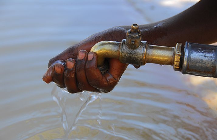 Désormais, le prélèvement des eaux du domaine public est soumis à condition. © Africa/Adobe Stock Désormais, le prélèvement des eaux du domaine public est soumis à condition. © Africa/Adobe Stock