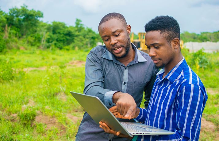 Le projet prévoit des formations aux technologies de l’information et de la communication pour plus de 19 000 jeunes d’Ekiti et des États voisins. © Vic Josh/Adobe stock