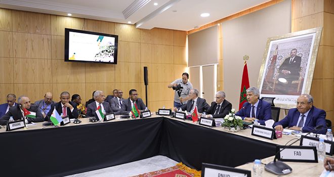 Table ronde sur l'initiative Oasis durables à Ouarzazate, 29 mai 2023. Table ronde sur l'initiative Oasis durables à Ouarzazate, 29 mai 2023.