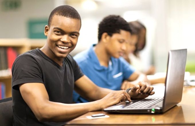La plateforme de e-learning est destinée aux étudiants, aux agriculteurs et « à toute personne désireuse de s’outiller sur les questions liées à l’agriculture, à l’élevage et à la pêche », explique-t-on au ministère de l’Agriculture à Lomé. Photo : MAT La plateforme de e-learning est destinée aux étudiants, aux agriculteurs et « à toute personne désireuse de s’outiller sur les questions liées à l’agriculture, à l’élevage et à la pêche », explique-t-on au ministère de l’Agriculture à Lomé. Photo : MAT